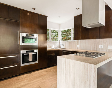 1767 N Orange Grove Avenue - Photo Thumbnail 5