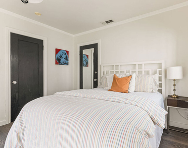 1767 N Orange Grove Avenue - Photo Thumbnail 37