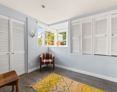 1767 N Orange Grove Avenue - Photo Thumbnail 4