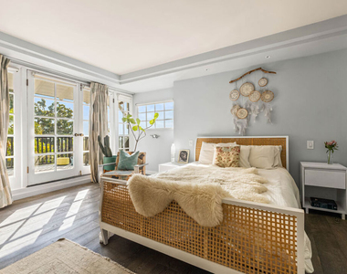 1767 N Orange Grove Avenue - Photo Thumbnail 3