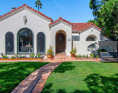121 S Poinsettia Place - Photo Thumbnail 1