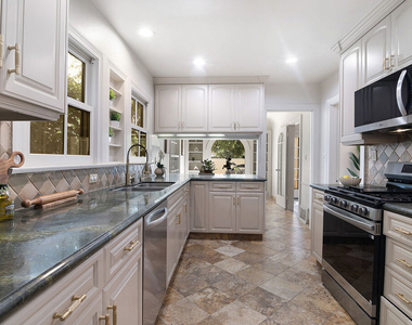 121 S Poinsettia Place - Photo Thumbnail 20