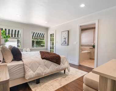 121 S Poinsettia Place - Photo Thumbnail 23