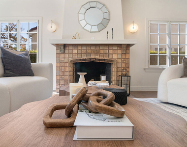 121 S Poinsettia Place - Photo Thumbnail 9