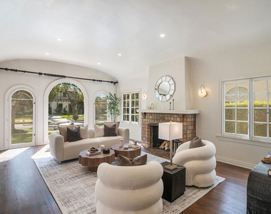 121 S Poinsettia Place - Photo Thumbnail 5