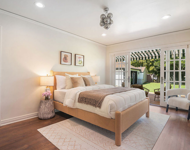 121 S Poinsettia Place - Photo Thumbnail 31