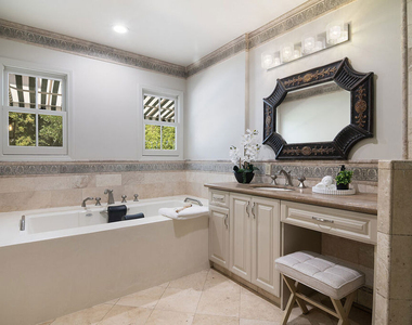 121 S Poinsettia Place - Photo Thumbnail 25