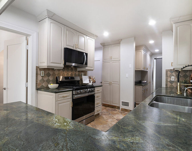 121 S Poinsettia Place - Photo Thumbnail 17
