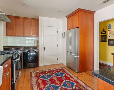 124 S Hobart Boulevard - Photo Thumbnail 12