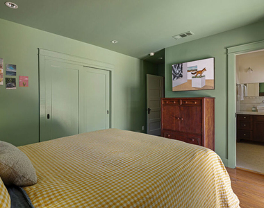 124 S Hobart Boulevard - Photo Thumbnail 17