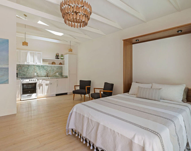 124 S Hobart Boulevard - Photo Thumbnail 24