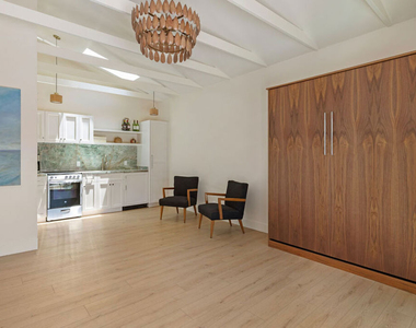 124 S Hobart Boulevard - Photo Thumbnail 23