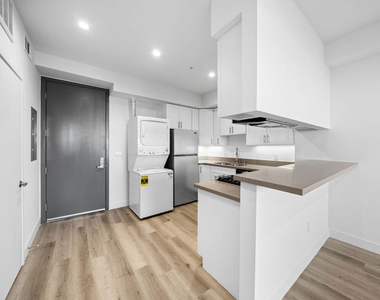 5612 Lexington Avenue - Photo Thumbnail 1