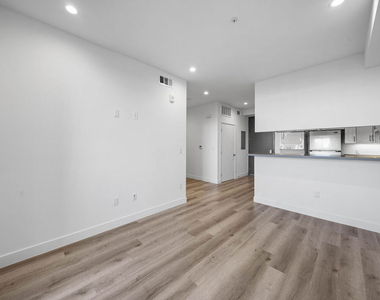 5612 Lexington Avenue - Photo Thumbnail 5