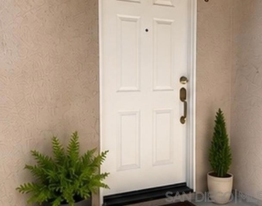 11809 Spruce Run Dr - Photo Thumbnail 2