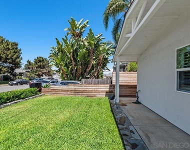 2057 Felspar St - Photo Thumbnail 13