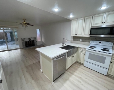 15846 Windrose Way - Photo Thumbnail 5