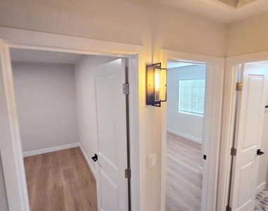 2132 E 5th St - Photo Thumbnail 17