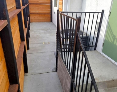 2132 E 5th St - Photo Thumbnail 10