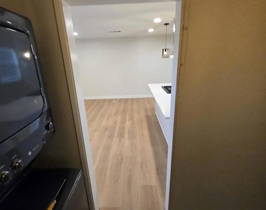 2132 E 5th St - Photo Thumbnail 9