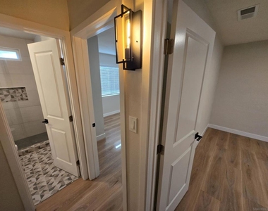 2132 E 5th St - Photo Thumbnail 37