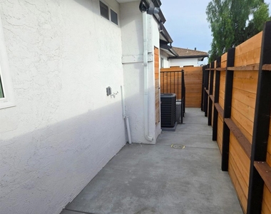 2132 E 5th St - Photo Thumbnail 12