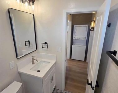 2132 E 5th St - Photo Thumbnail 15