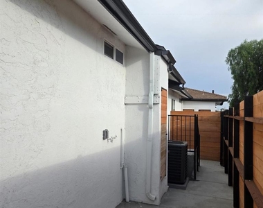 2132 E 5th St - Photo Thumbnail 11