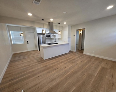 2132 E 5th St - Photo Thumbnail 33