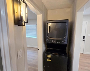 2132 E 5th St - Photo Thumbnail 34
