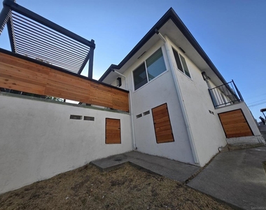 2134 E 5th St - Photo Thumbnail 28