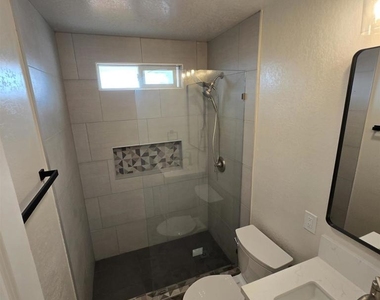 2134 E 5th St - Photo Thumbnail 14