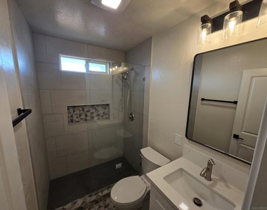 2134 E 5th St - Photo Thumbnail 15