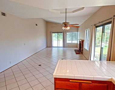 2500 Kensington Avenue - Photo Thumbnail 10