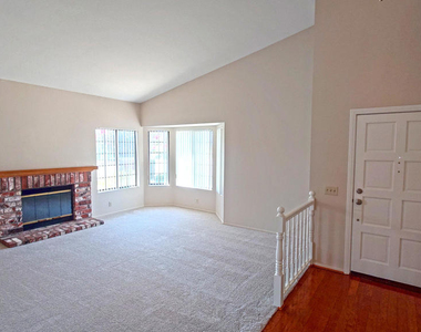 2500 Kensington Avenue - Photo Thumbnail 4