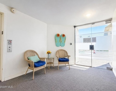 620 Gramercy Place - Photo Thumbnail 4