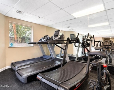 620 Gramercy Place - Photo Thumbnail 13