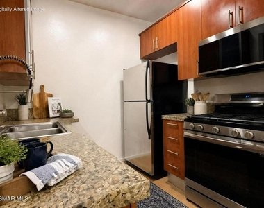 620 Gramercy Place - Photo Thumbnail 32