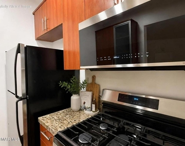 620 Gramercy Place - Photo Thumbnail 31