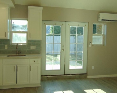 6642 Forbes Avenue - Photo Thumbnail 7