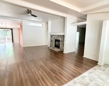25001 Rim Rock Road - Photo Thumbnail 5