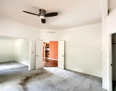 25001 Rim Rock Road - Photo Thumbnail 32