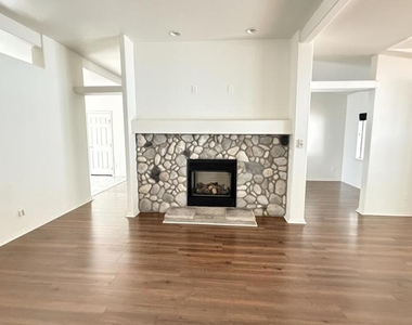 25001 Rim Rock Road - Photo Thumbnail 6