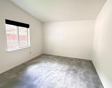 25001 Rim Rock Road - Photo Thumbnail 30