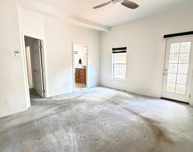 25001 Rim Rock Road - Photo Thumbnail 28