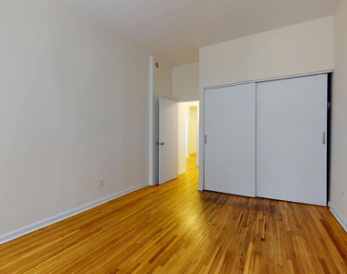 365 West 52nd Street - Photo Thumbnail 12