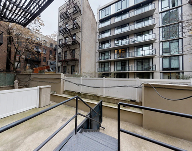 365 West 52nd Street - Photo Thumbnail 6