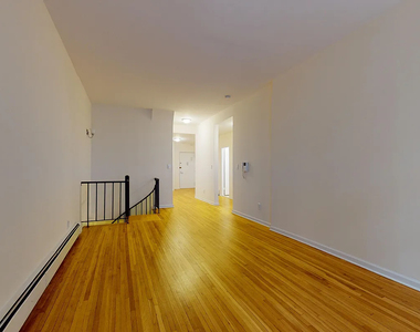 365 West 52nd Street - Photo Thumbnail 7
