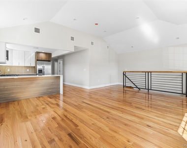 120-46 199th Street - Photo Thumbnail 4