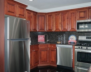 227 Lakeland Avenue - Photo Thumbnail 2
